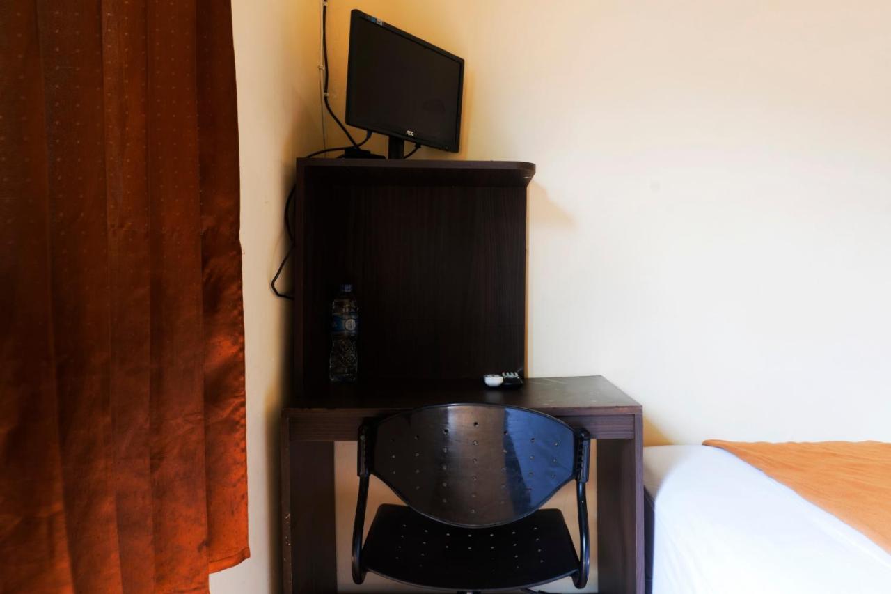 Hotel Salihara Kost à Jakarta Extérieur photo